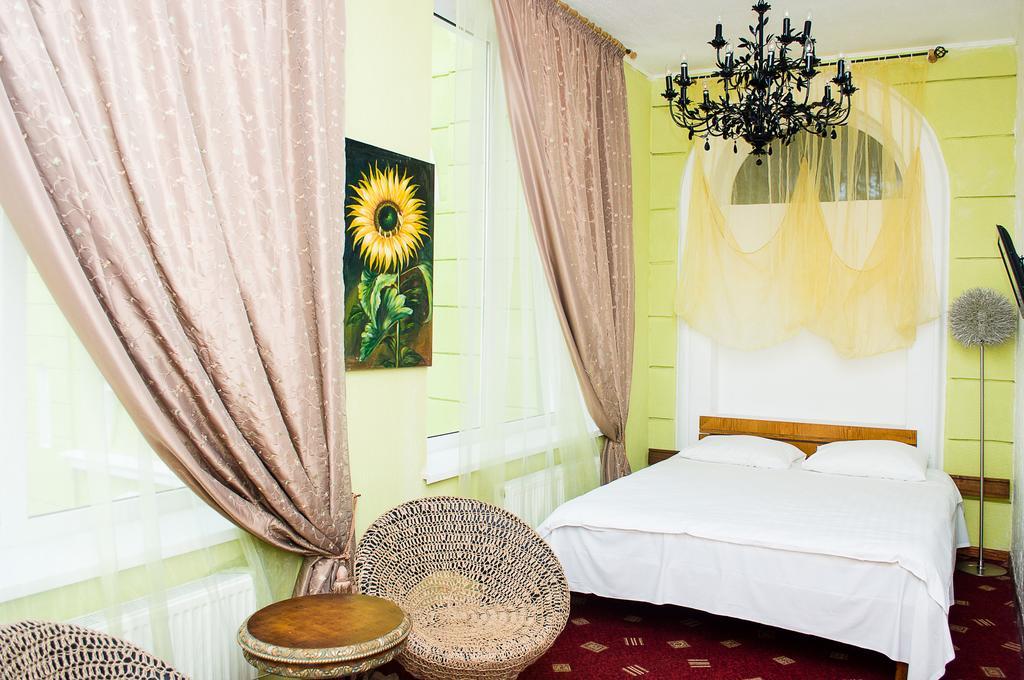 Guest House De Rishelye Odessa Exterior foto